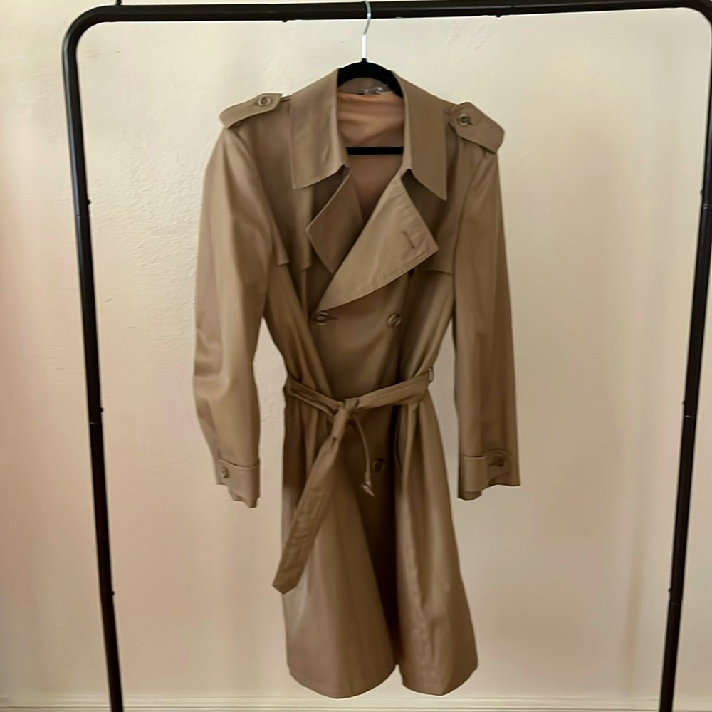 VINTAGE classic beige trench coat with belt